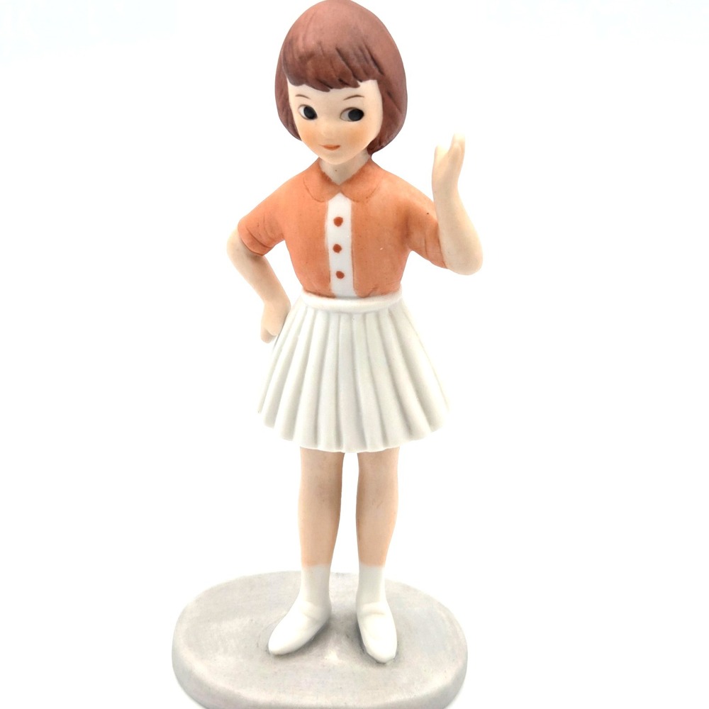Betsy McCall Trip to New York Porcelain Figurine The Heirloom Collection 1963